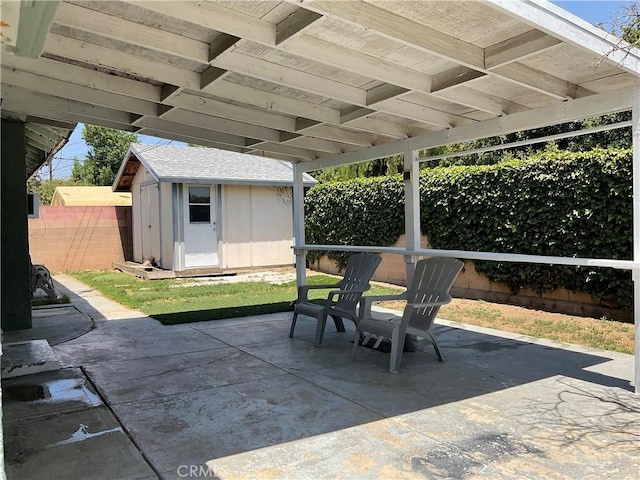 2113 N Lewis St, Santa Ana, CA 92706 - fenced backyard featuring a patio