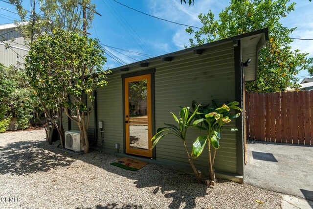 1828 Woodrow Ave, Los Angeles, CA 90041 - view of front of home featuring ac unit and an outbuilding