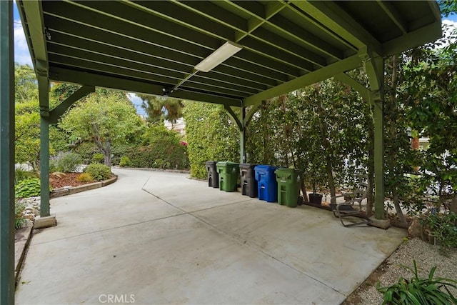 11022 Fruitland Dr, Studio City, CA 91604 - view of patio / terrace