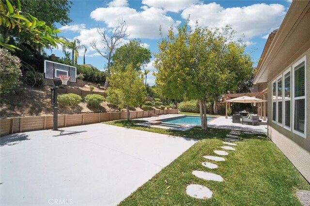 25422 Magnolia Ln, Stevenson Ranch, CA 91381 - view of yard with a patio
