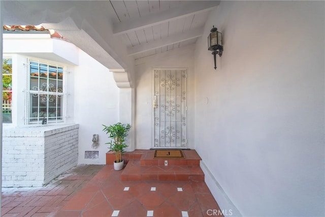 3825 Welland Ave, Los Angeles, CA 90008 - entrance to property with stucco siding and brick siding