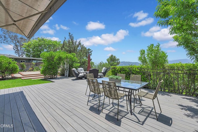 320 Starlane Dr, La Canada Flintridge, CA 91011 - wooden deck featuring outdoor dining space