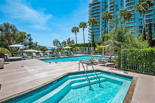 13650 Marina Pointe Dr Unit 908, Marina Del Rey, CA 90292 - community pool featuring a patio and a community hot tub