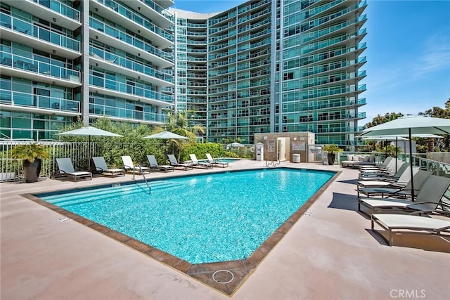 13650 Marina Pointe Dr Unit 908, Marina Del Rey, CA 90292 - community pool featuring a patio area