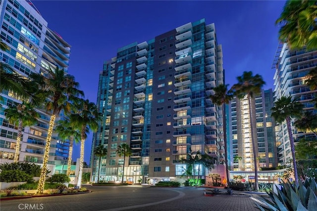 13650 Marina Pointe Dr Unit 908, Marina Del Rey, CA 90292 - property at night featuring a view of city lights