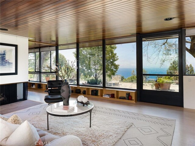 7 Cinchring Rd, Rolling Hills, CA 90274 - sunroom with expansive windows