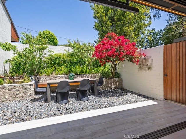 7 Cinchring Rd, Rolling Hills, CA 90274 - view of patio / terrace featuring outdoor dining area
