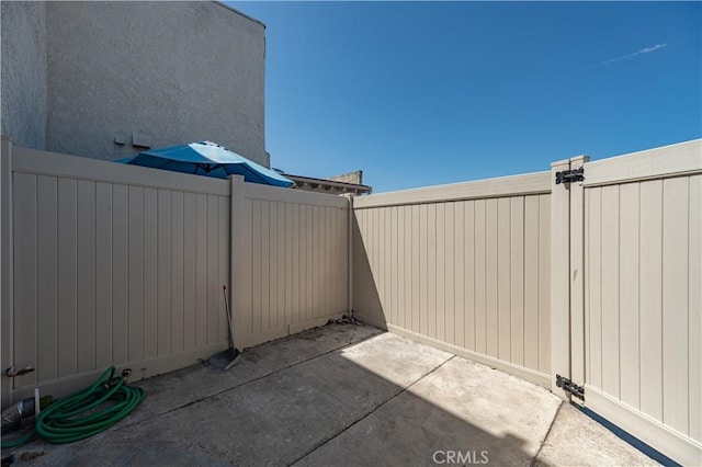13905 Magnolia St, Garden Grove, CA 92844 - view of patio / terrace