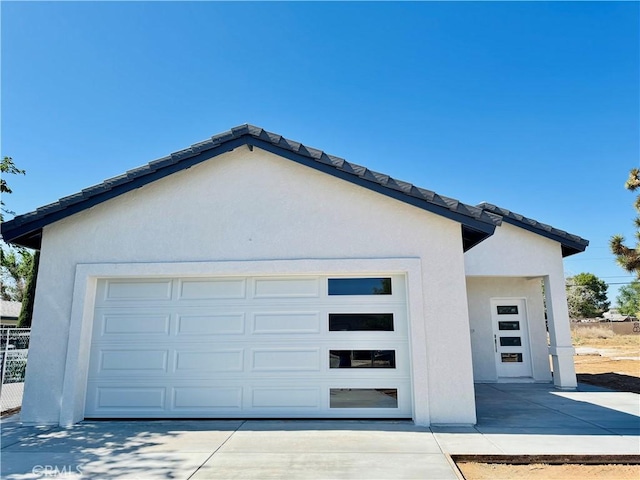 16063 Spruce St, Hesperia, CA 92345 - garage with driveway