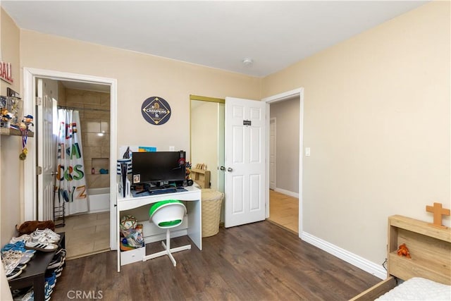 901 S Clymar Ave, Compton, CA 90220 - office with dark wood-style flooring and baseboards