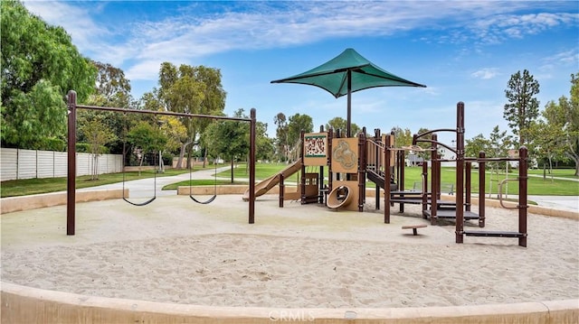 15061 Glass Cir, Irvine, CA 92604 - view of community play area