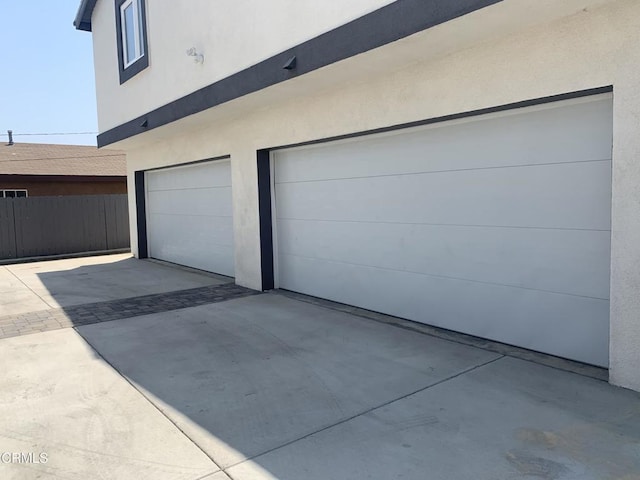 729 S Kern Ave, Los Angeles, CA 90022 - garage featuring concrete driveway