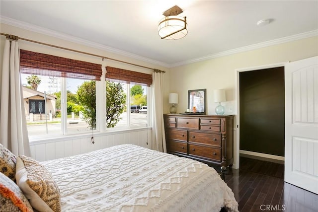 544 N California St, Burbank, CA 91505 - bedroom featuring crown molding and dark wood-style floors