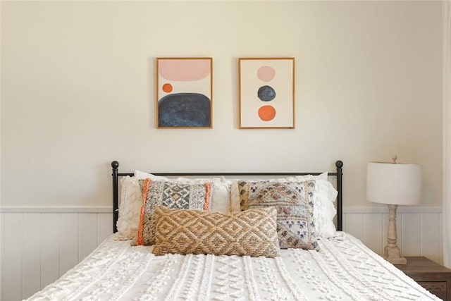 544 N California St, Burbank, CA 91505 - bedroom with wainscoting