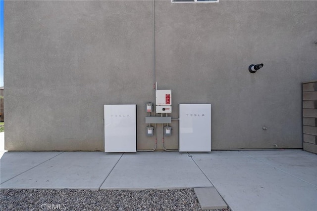 1330 Carolina Ct, Hemet, CA 92543 - view of garage