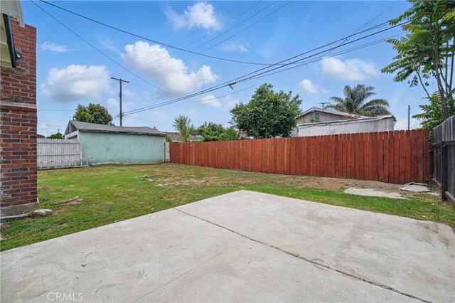 611 S Thorson Ave, Compton, CA 90221 - view of yard featuring a patio
