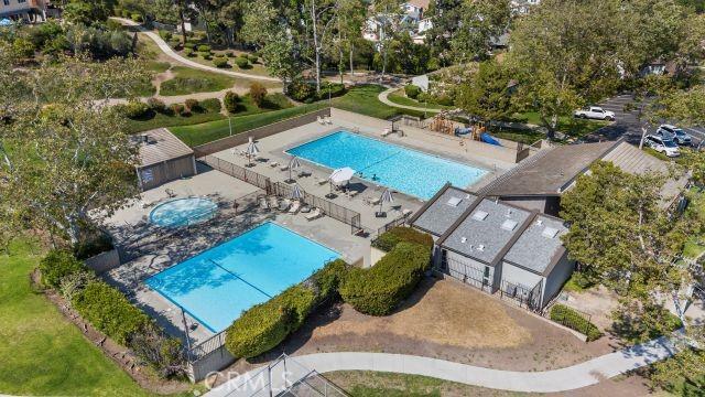 565 Martinique Pl, Thousand Oaks, CA 91320 - photo 32