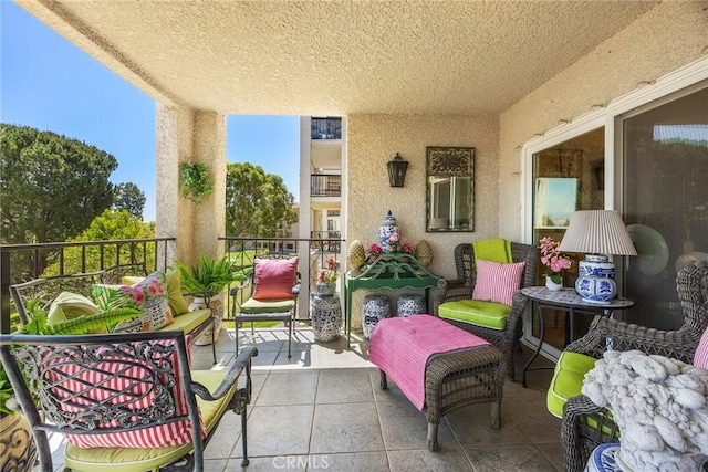 4007 Calle Sonora Oeste Unit 1A, Laguna Woods, CA 92637 - view of patio with a balcony