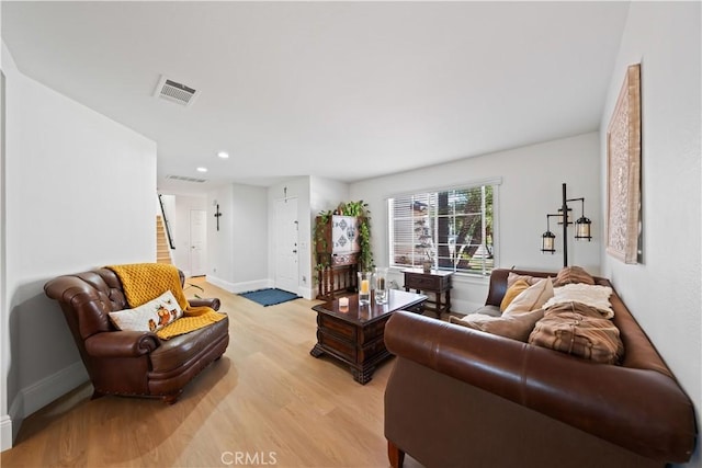 1528 Hendrix Pl, Chula Vista, CA 91911 - living room with light wood-style floors, baseboards, and recessed lighting