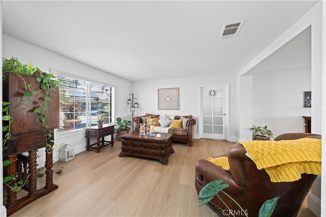 1528 Hendrix Pl, Chula Vista, CA 91911 - living area with wood finished floors and baseboards