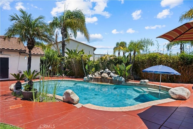 1528 Hendrix Pl, Chula Vista, CA 91911 - swimming pool with a patio area