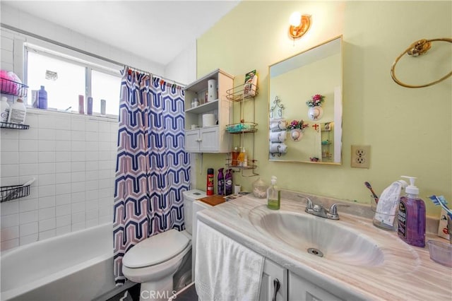 10636 Wolfe Ave, Riverside, CA 92505 - bathroom featuring vanity, toilet, and shower / tub combo with curtain