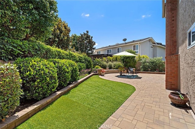 20161 Glacier Cir, Huntington Beach, CA 92646 - view of yard with a patio area