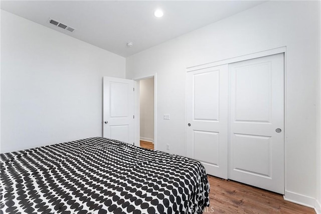 17150 Vita Way, Riverside, CA 92503 - bedroom featuring wood finished floors, a closet, and recessed lighting