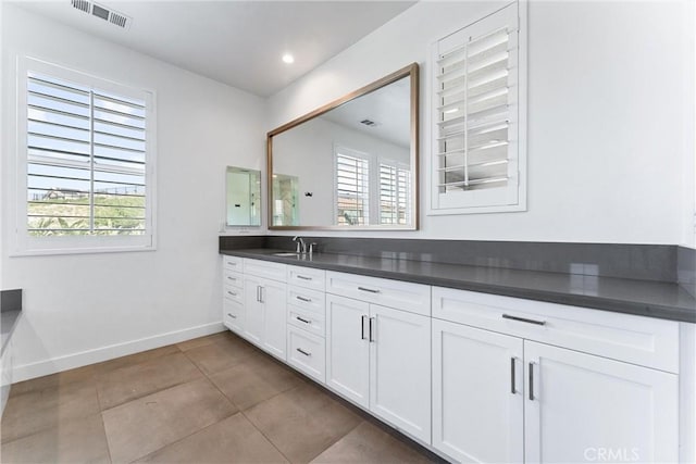 17150 Vita Way, Riverside, CA 92503 - full bath with vanity and baseboards