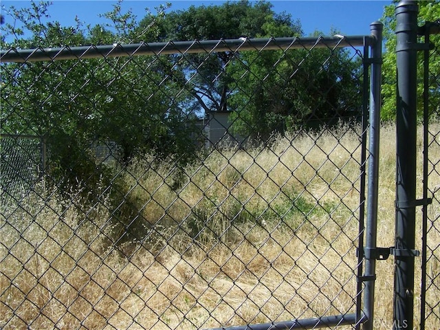 95 Riverview Dr, Oroville, CA 95966 - view of gate