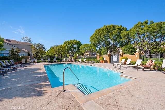 20 Fecamp, Newport Coast, CA 92657 - community pool with a patio