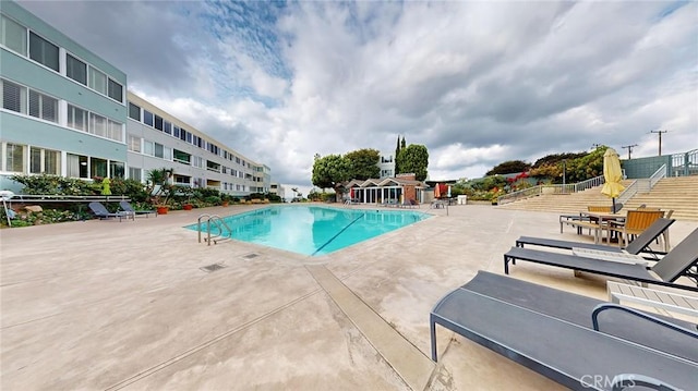 649 Paseo De La Playa Unit 303, Redondo Beach, CA 90277 - community pool featuring a patio area