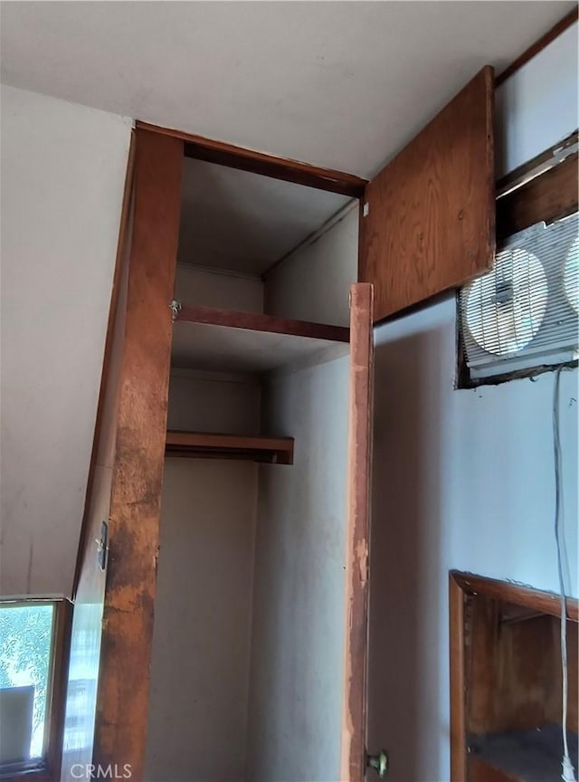 931 N Alamo St, Anaheim, CA 92801 - view of closet