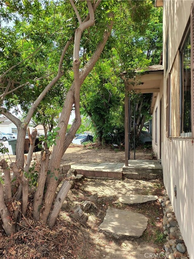 931 N Alamo St, Anaheim, CA 92801 - view of yard with a patio area