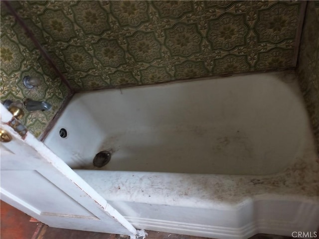 931 N Alamo St, Anaheim, CA 92801 - detailed view of a bathtub