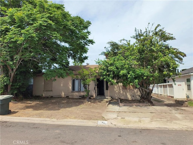 931 N Alamo St, Anaheim, CA 92801 - view of front facade with stucco siding