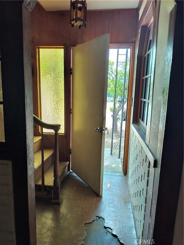 931 N Alamo St, Anaheim, CA 92801 - foyer entrance featuring wood walls