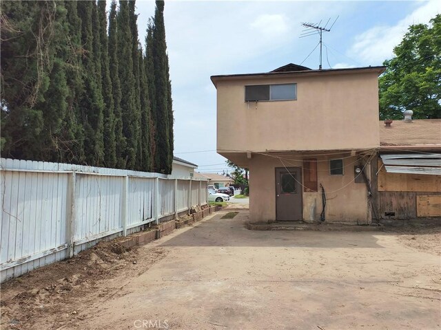 931 N Alamo St, Anaheim, CA 92801 - back of property featuring stucco siding