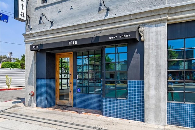 4427 Exposition Blvd, Los Angeles, CA 90016 - view of exterior entry