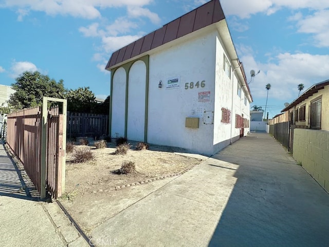 5846 Estrella Ave, Los Angeles, CA 90044 - view of outbuilding