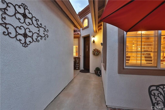 841 Bermuda Dr, Hemet, CA 92543 - doorway to property featuring stucco siding