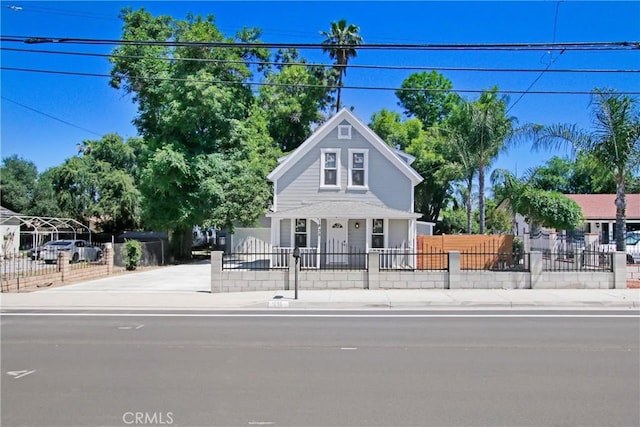 1835 Martin Luther King Blvd, Riverside, CA 92507 - view of front of house with a fenced front yard