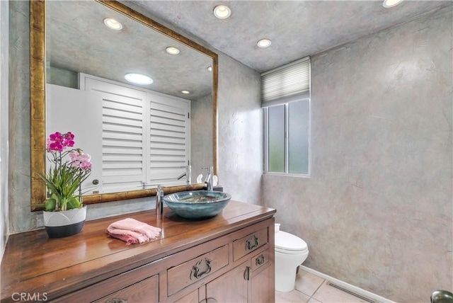 537 Dunnegan Pl, Laguna Beach, CA 92651 - full bath featuring vanity, recessed lighting, and tile patterned floors