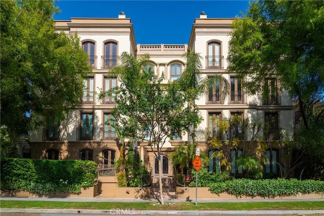 132 S Crescent Dr Unit 202, Beverly Hills, CA 90212 - view of property