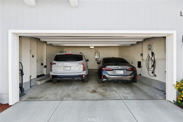 1782 Park Place Ln, Riverside, CA 92501 - garage featuring concrete driveway