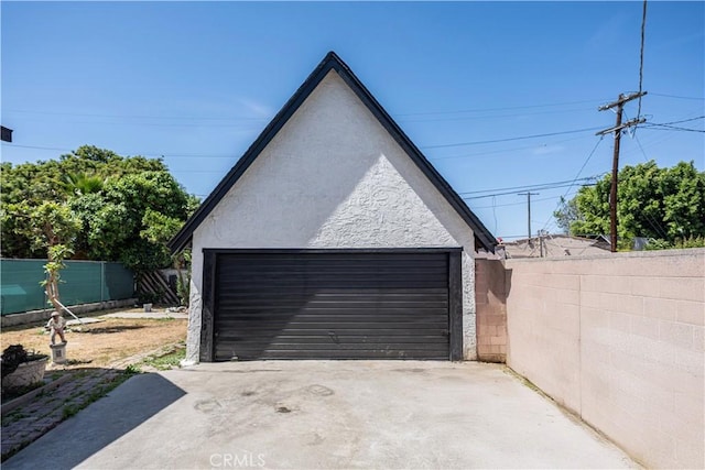 407 W 107th St, Los Angeles, CA 90003 - view of detached garage