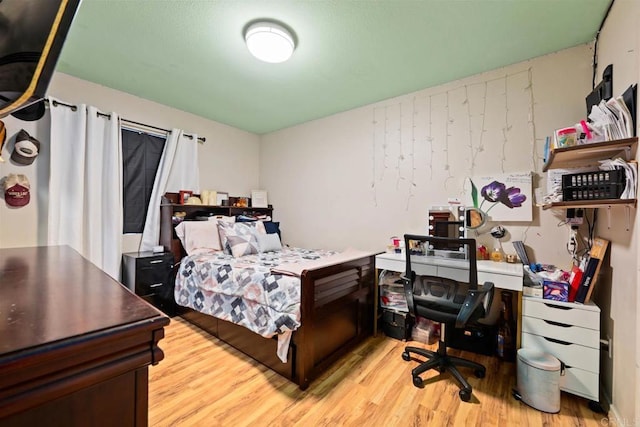 865 Worthington St, San Diego, CA 92114 - bedroom with light wood finished floors
