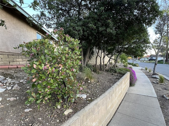 108 Limestone Rd, Claremont, CA 91711 - view of yard