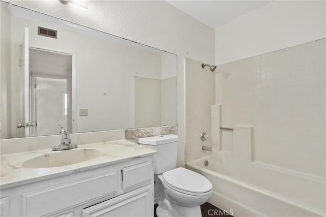 12828 Ramona Blvd Unit 54, Baldwin Park, CA 91706 - full bath with vanity, toilet, and bathing tub / shower combination