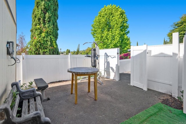 2042 Pheasant Run, Fallbrook, CA 92028 - view of patio / terrace